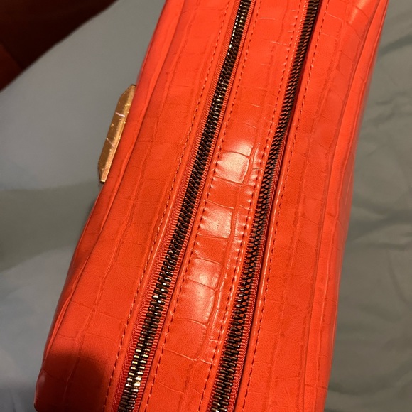 ❤️”Sale”Nwt gorgeous orange croc print double zip cosmetic bag!! - Picture 6 of 8